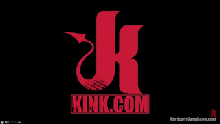 Мужики жестко выебали грудастую блондинку во все щели